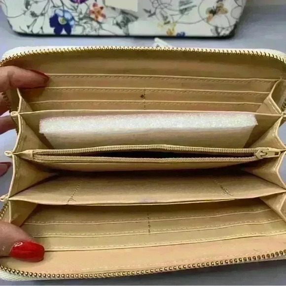 NWT Designer Inspired  Floral Handbag Matching Wallet. - Picture 5 of 13